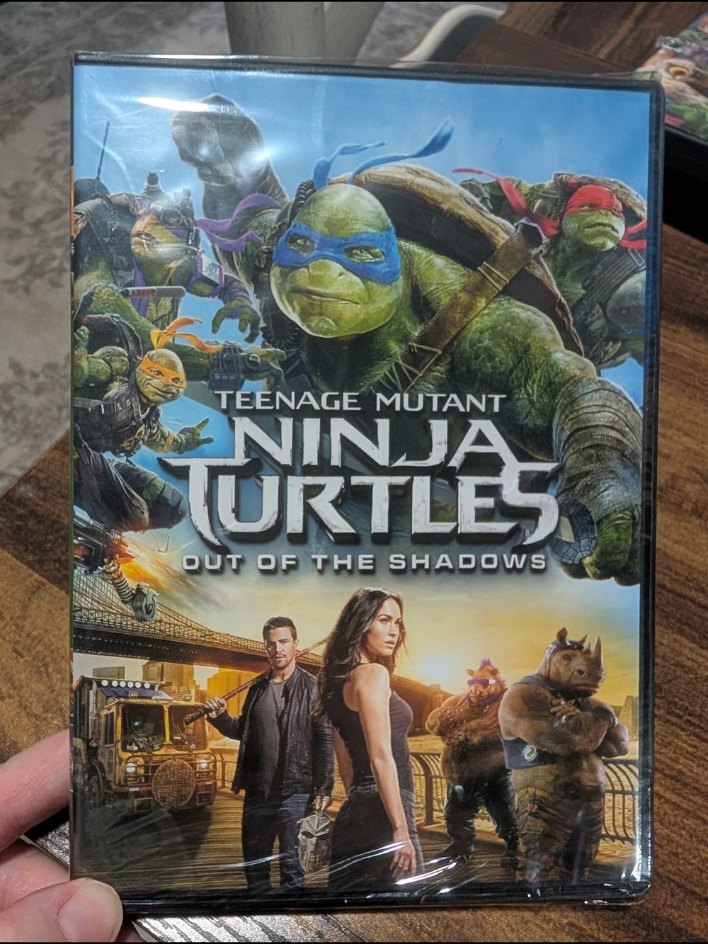 Teenage Mutant Ninja Turtles: Out of the Shadows DVD - Blue & Green Artwork